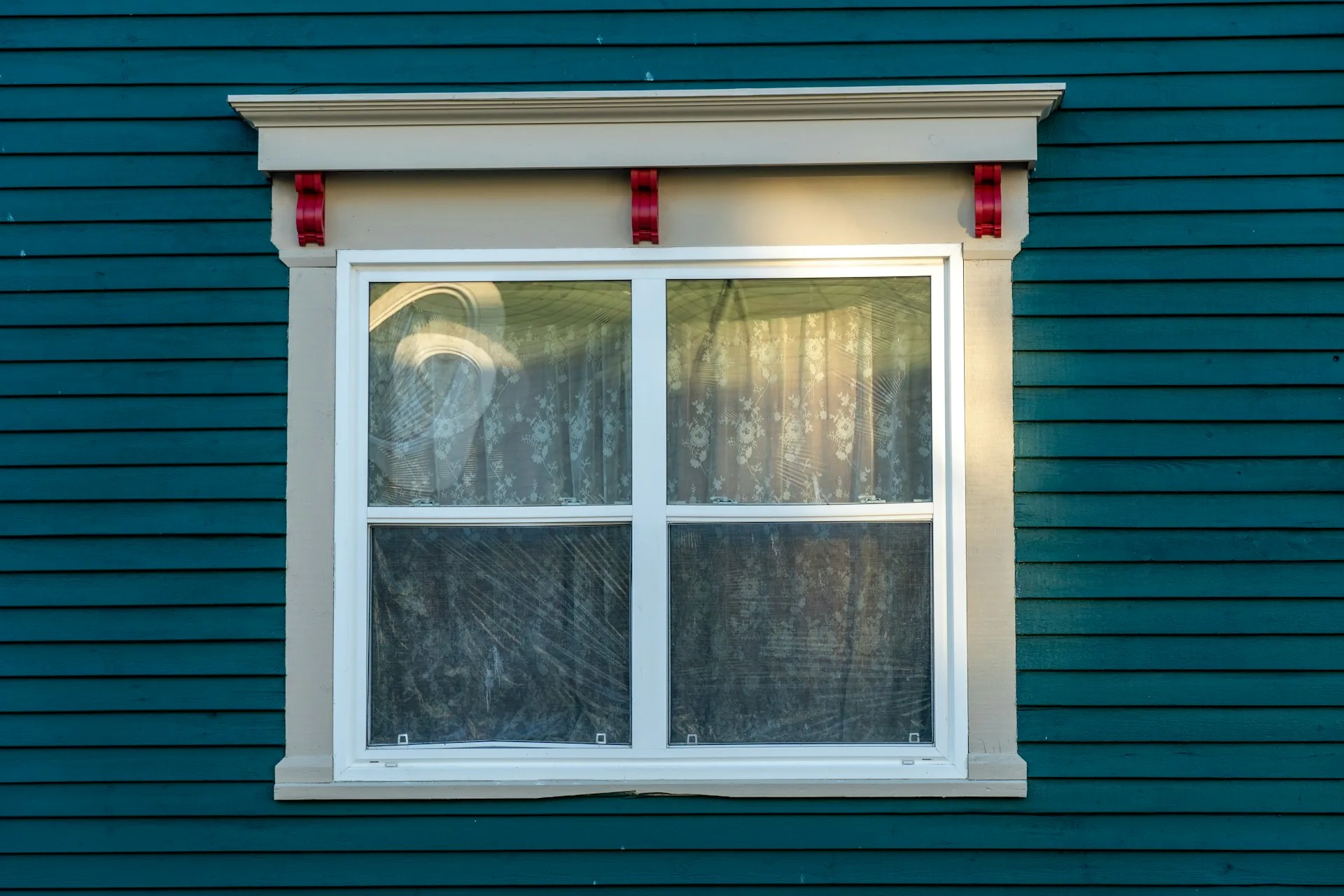 Energy-Efficient Windows in Southern Oregon: Preparing for Dramatic Temperature Swings