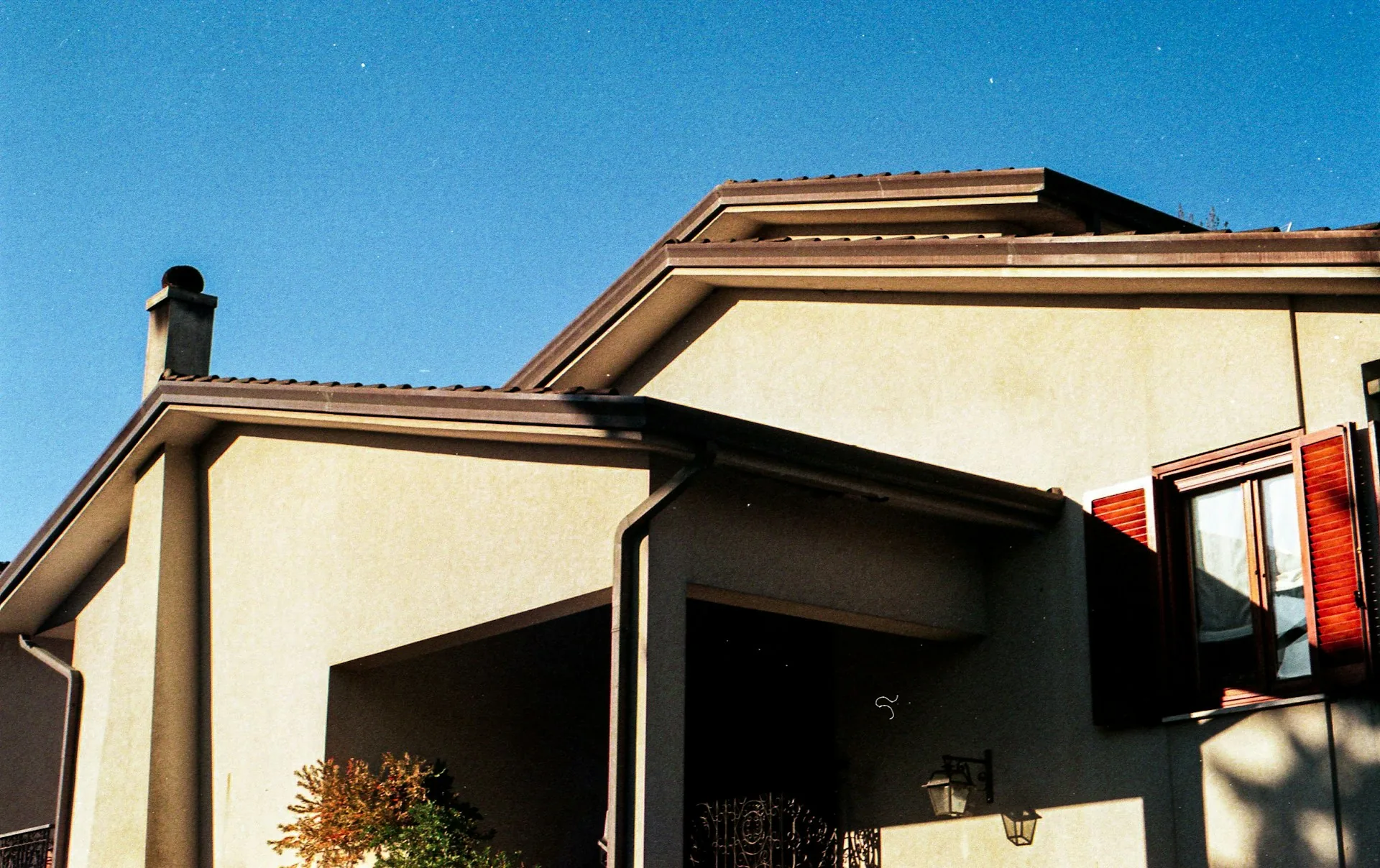 Top 7 Signs Your Pacific Northwest Home Needs Gutter Replacement (Before It’s Too Late)